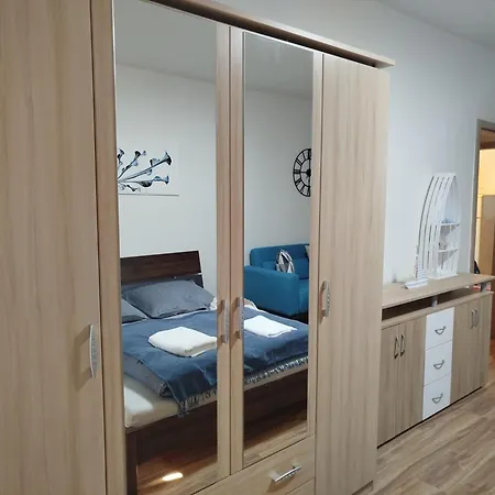 Krasny V Centre Roznavy * Рожнява