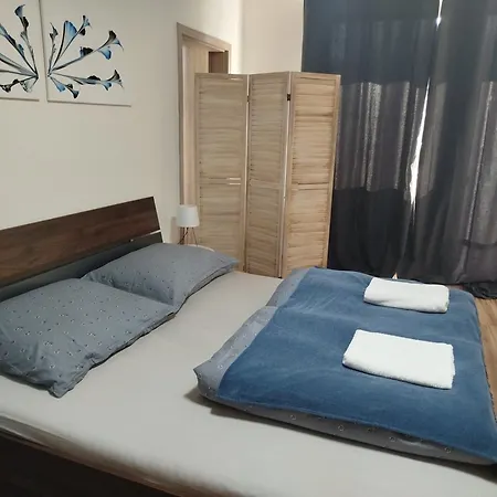 Krasny V Centre Roznavy *